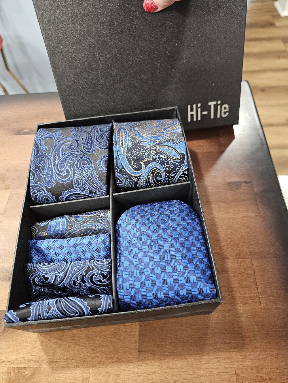 NWOT Hi-Tie 3 Men's Silk Ties Pocket Square Checkered Cufflinks Box Set Opened